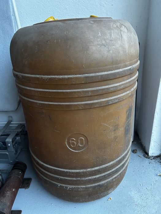 Beczka 60 l i baniak 40 l w zestawie.