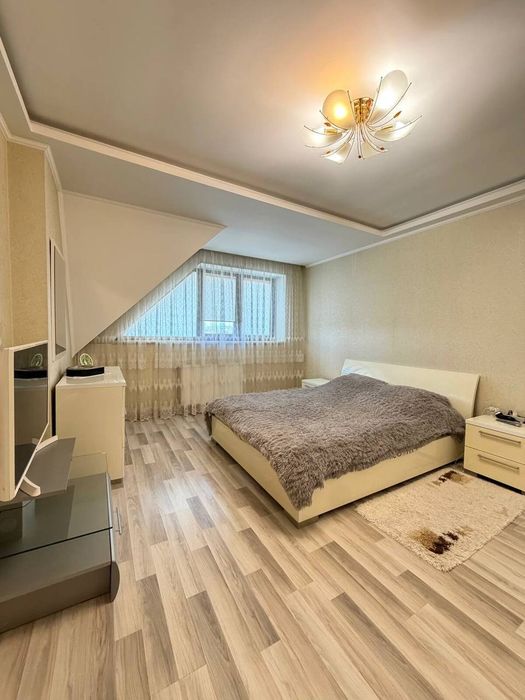 Продаж чотирикімнатної квартири по вул.Тельмана