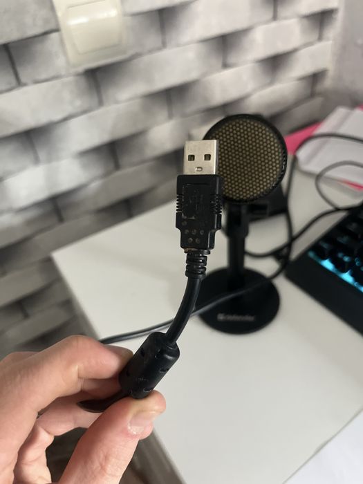 Mikrofon defender na USB