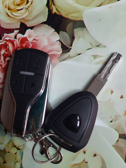 Електроскутер чотириколісний.В ідеальному стані