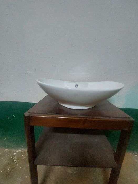 Umywalka ceramiczna Kerra nablatowa – biała