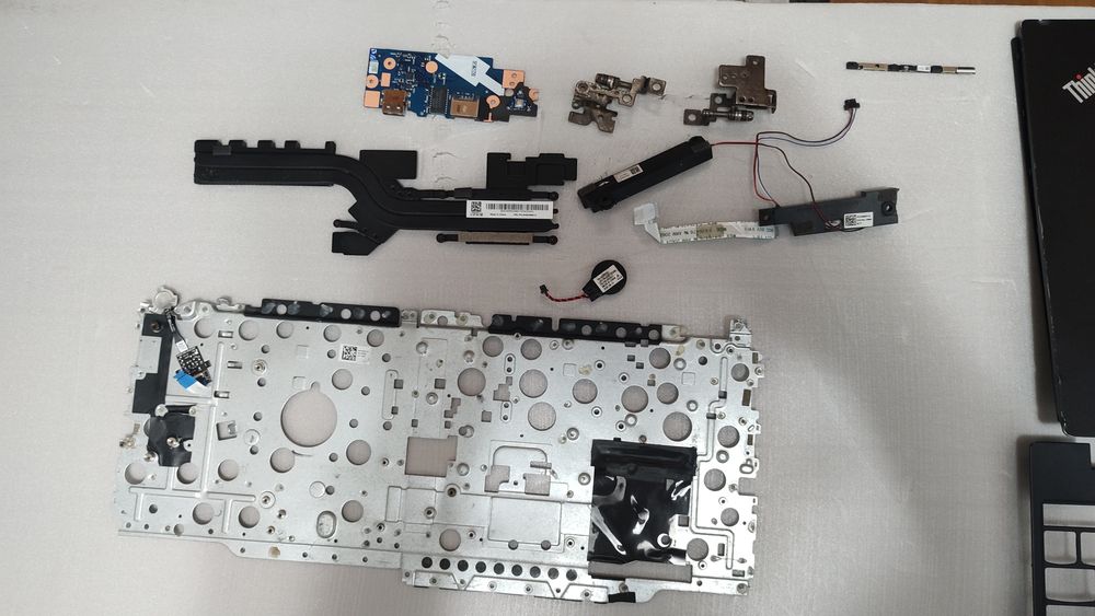 Ноутбук ThinkPad E15 Gen2 i7 1165G7 MX450 2Gb на запчастини