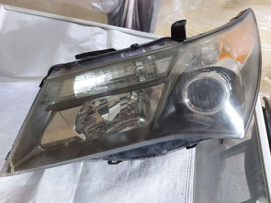 Фара передня на Acura MDX