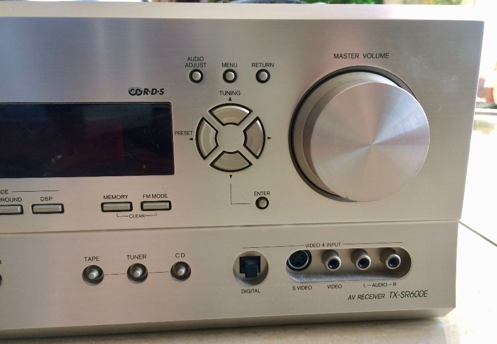Amplificador Onkyo AV Receiver TX-SR600E