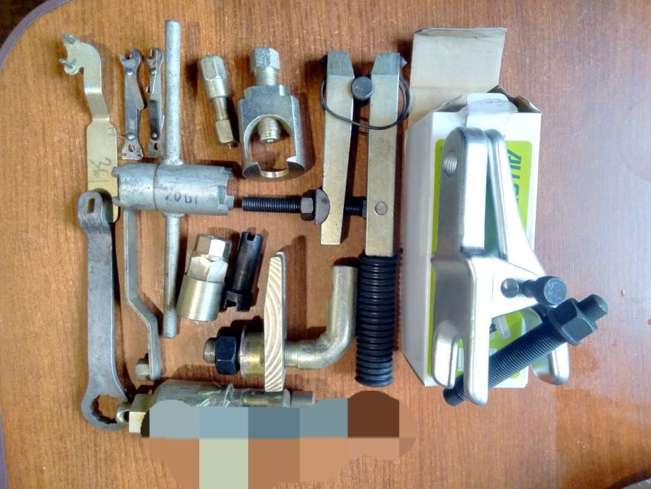 Съемники, инструмент автомобиля