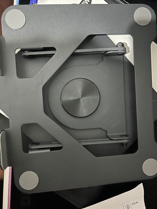 Suporte rotativo e elevatório pc