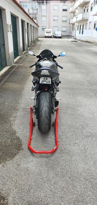 Vende se bmw s1000rr