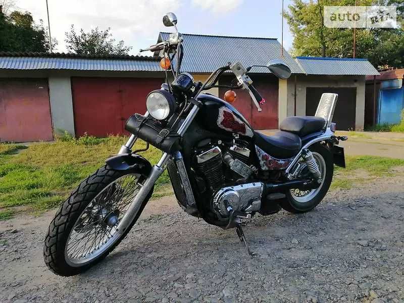 Suzuki intruder 400