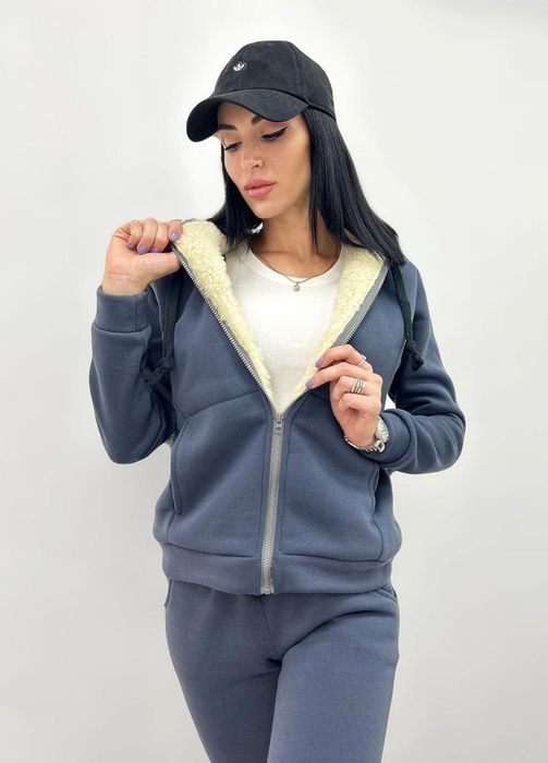 Спортивные костюмы на меху женские