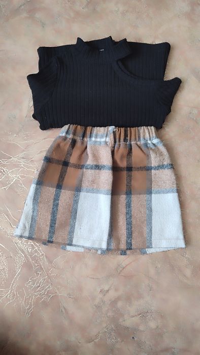 Шикарний костюм для дівчинки в школу