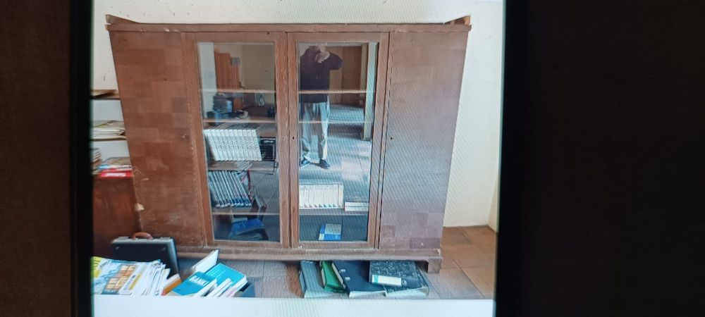 Biblioteczka przeszklona