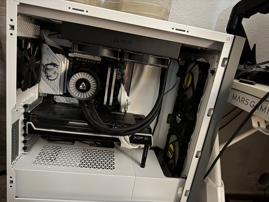 Troco por Lenovo Legion go 2  /Vendo pc gaming (praticamente topo de gama)