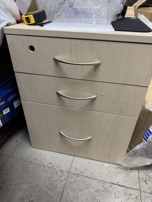 Офісна тумба на колесах