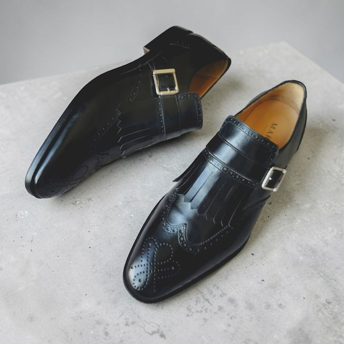 Sapatos Pretos em Couro da Marca Mariano! Novos!