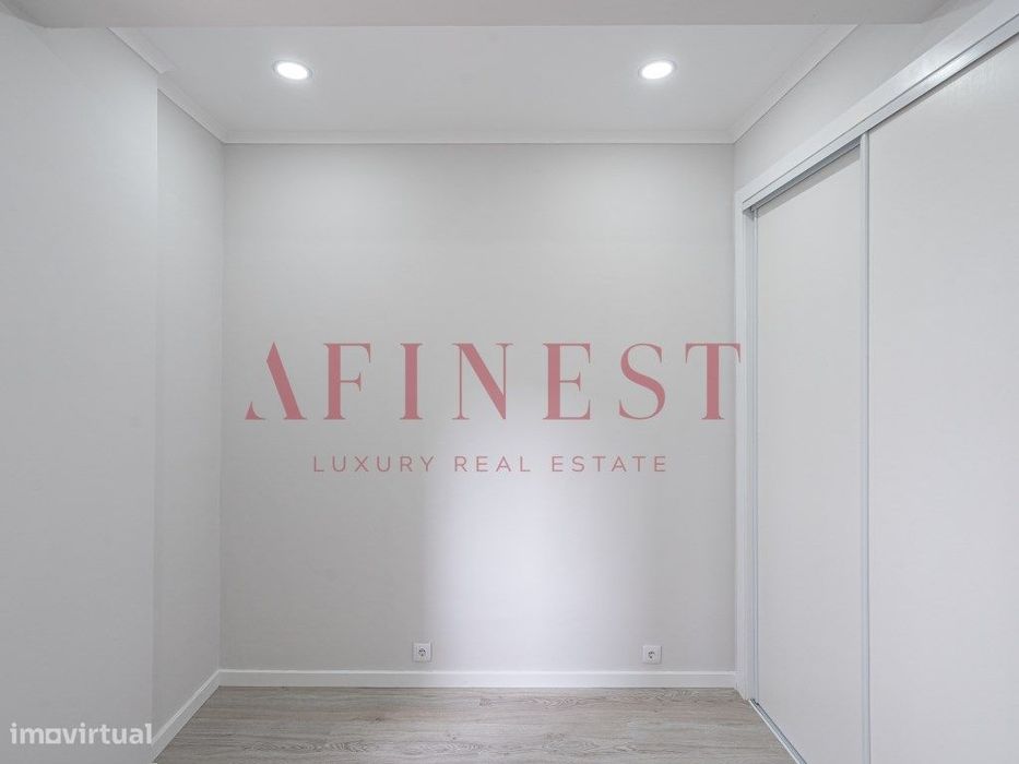 Apartamento T1 Totalmente Remodelado Na Amadora