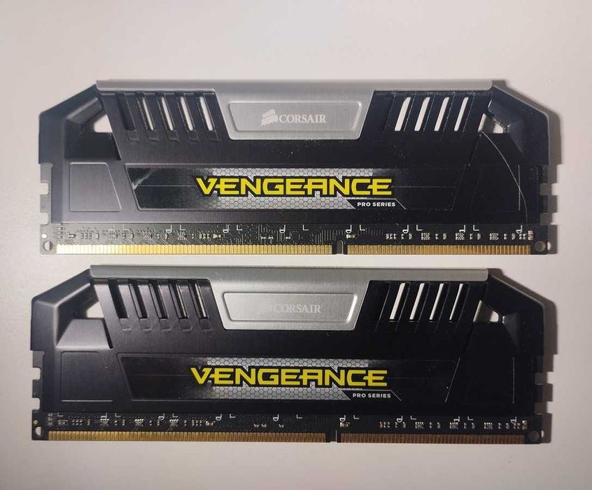Pamięć RAM DDR3 16GB (2x8GB) Corsair Vengeance Pro Series 1600MHz CL9