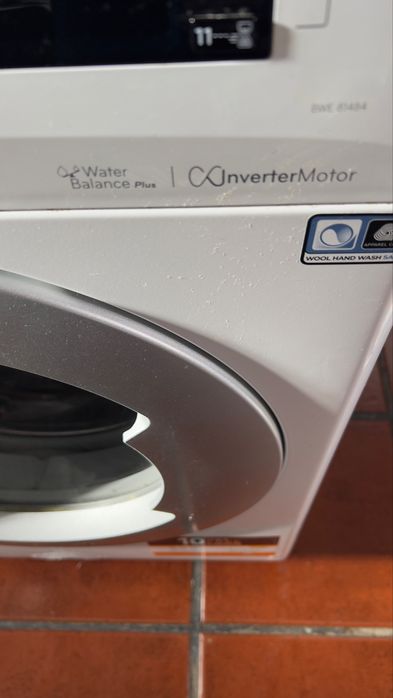Máquina de lavar roupa Indesit Innex – 8kg / 1400rpm