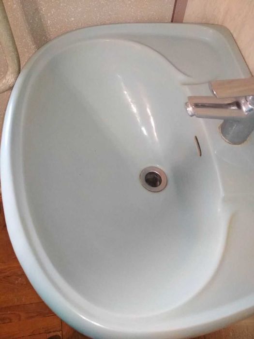Раковина (вмивальник, умивальник) з п'єдесталом у доброму стані