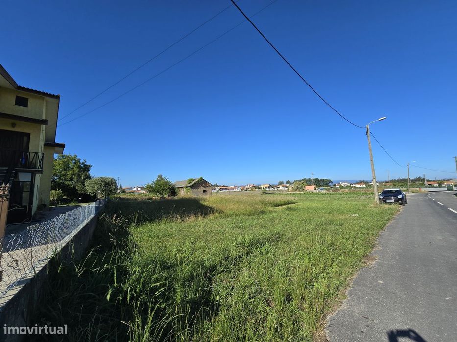 Terreno próximo do Centro de Pardilhó