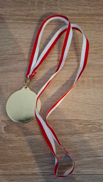 Uniwersalny Średni Złoty Medal