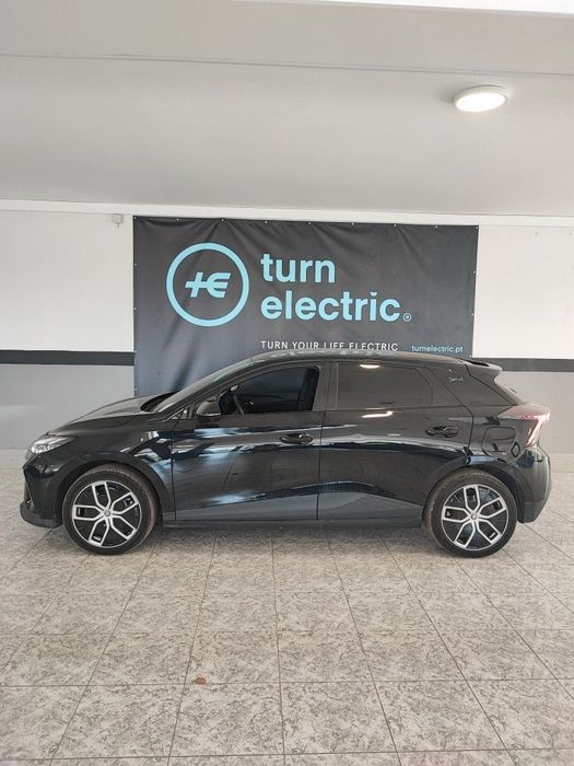MG MG4 77 kWh Extended Range Luxury