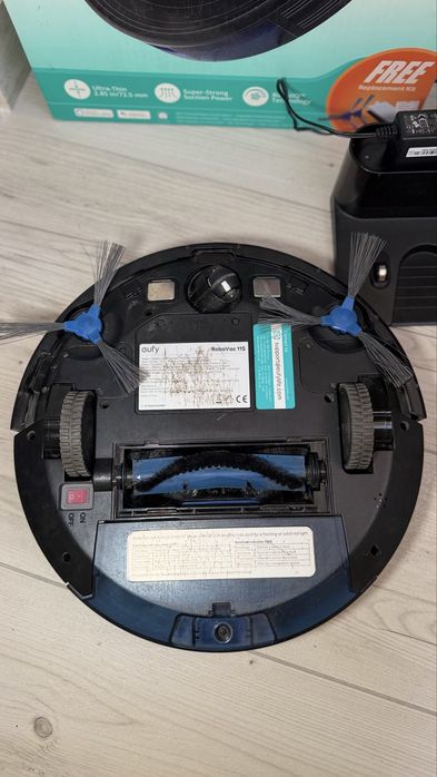 Робот пилосос RoboVac