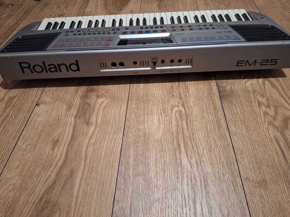 Roland em 25 keyboard