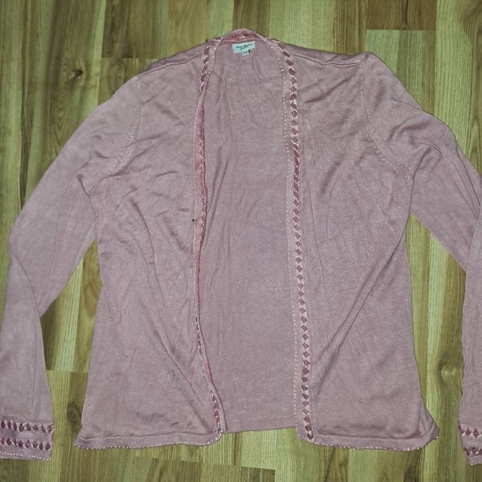 Розовий светр. Безкоштовно