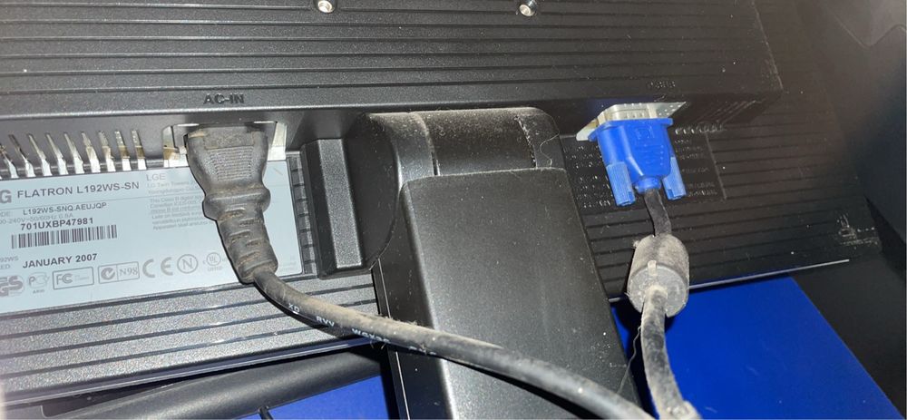 Ecra LCD LG 19 plogadas teclado e rato