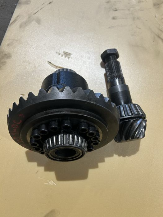 Dyferencjał mostu zf mt-e3050 volvo EW140C przełożenie. 35:12