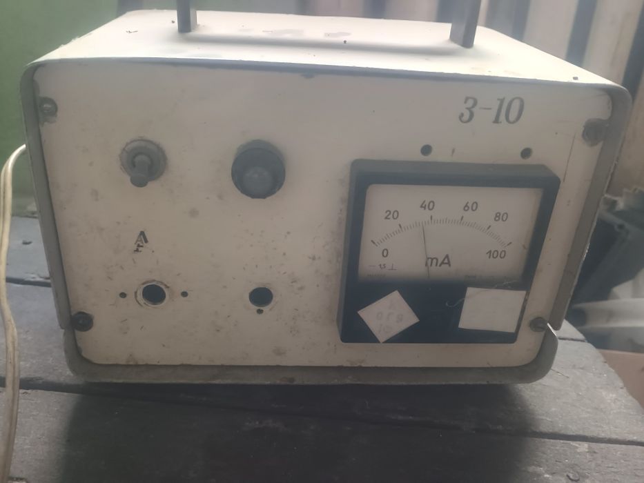 Потужний зарядний радянський пристрій