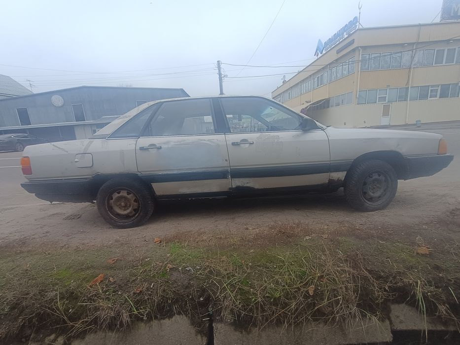 Audi 100 c3  1984р.в. 1.9 газ/бензин