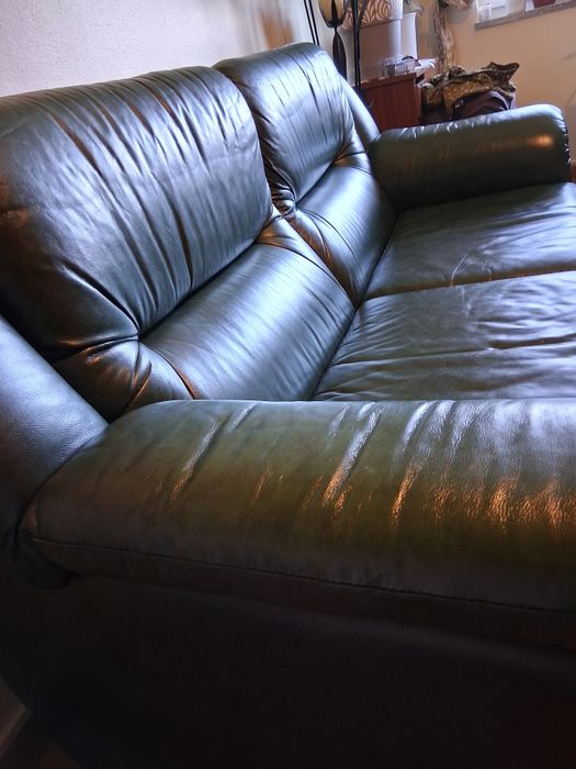 Vendo sofá em pele genuína