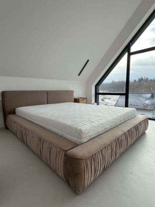 Łóżko sypialniane 160x200 z materacem jak nowe