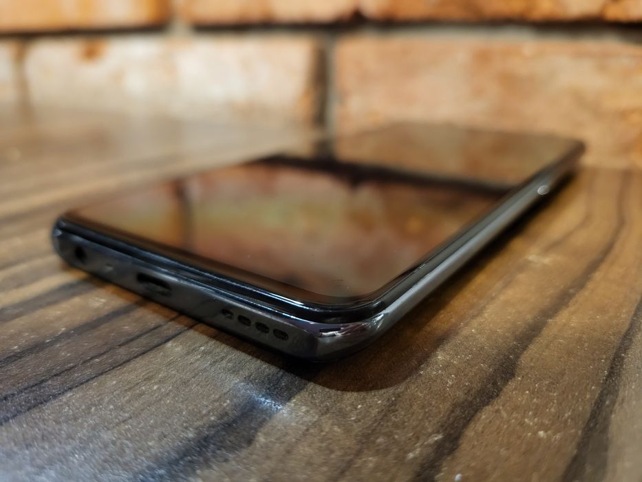 Telefon REALME GT 5G żólty stan bardzo dobry