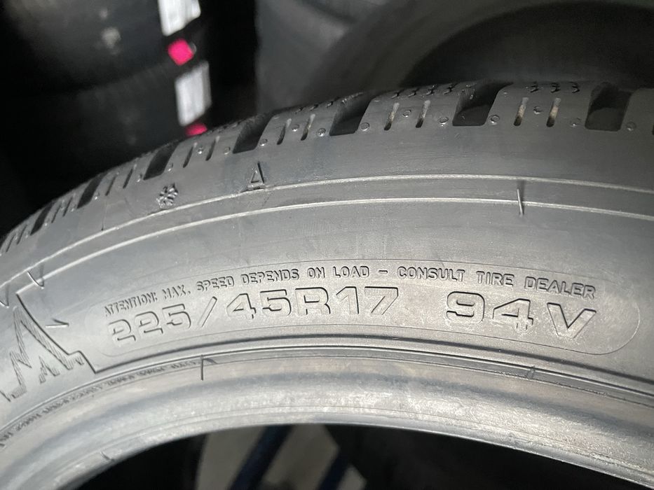 Шини 225/45/17 - 2шт Dunlop Winter Sport 5 зима
