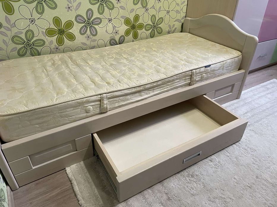 Продам односпальне ліжко