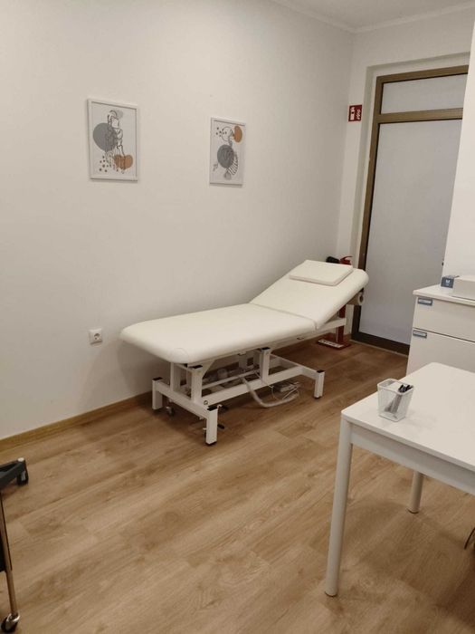 Alugam-se gabinetes em clínica na área da saúde e estética.