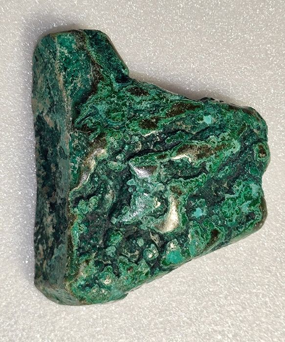 Малахит необроблений