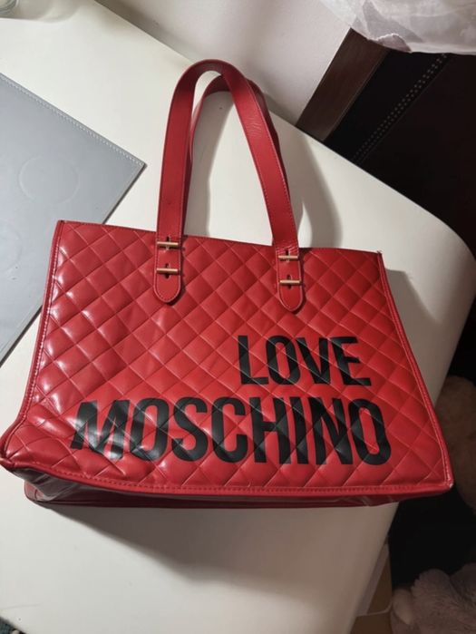 mala Love Moschino