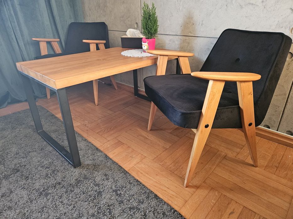 Naprawa i renowacja mebli tapicerowanych .