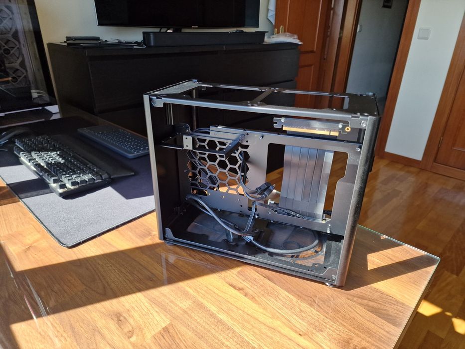 Caixa Mini-ITX Jonsbo A4 Black (APENAS CAIXA)