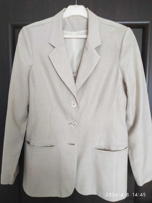 Komplet beżowy szorty + marynarka 40 L