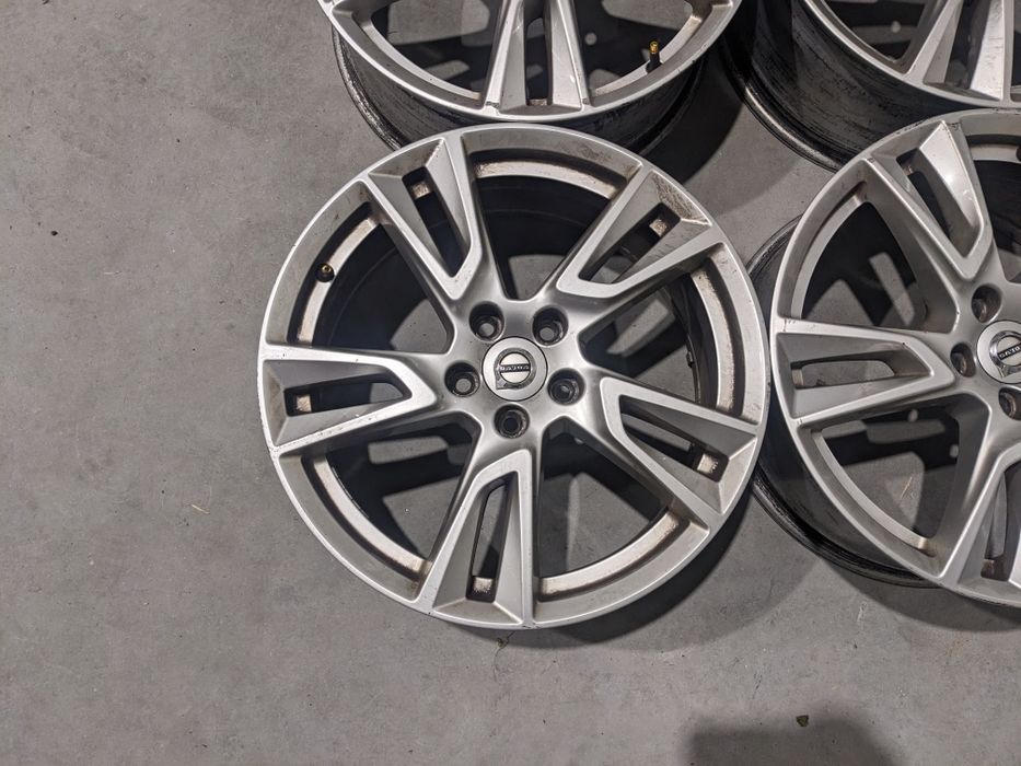 Oryginalne Alufelgi Volvo XC 7,5Jx18 ET50,5 Wysyłka Ford 5x108