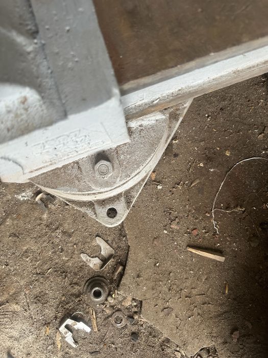 Продам тіски ідеальний стан.