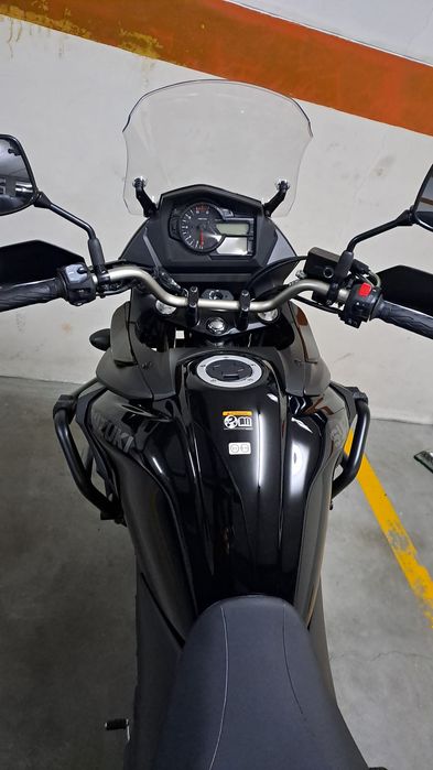 Suzuki Vstrom 650 ano 2024 (apenas 10.150 kms)