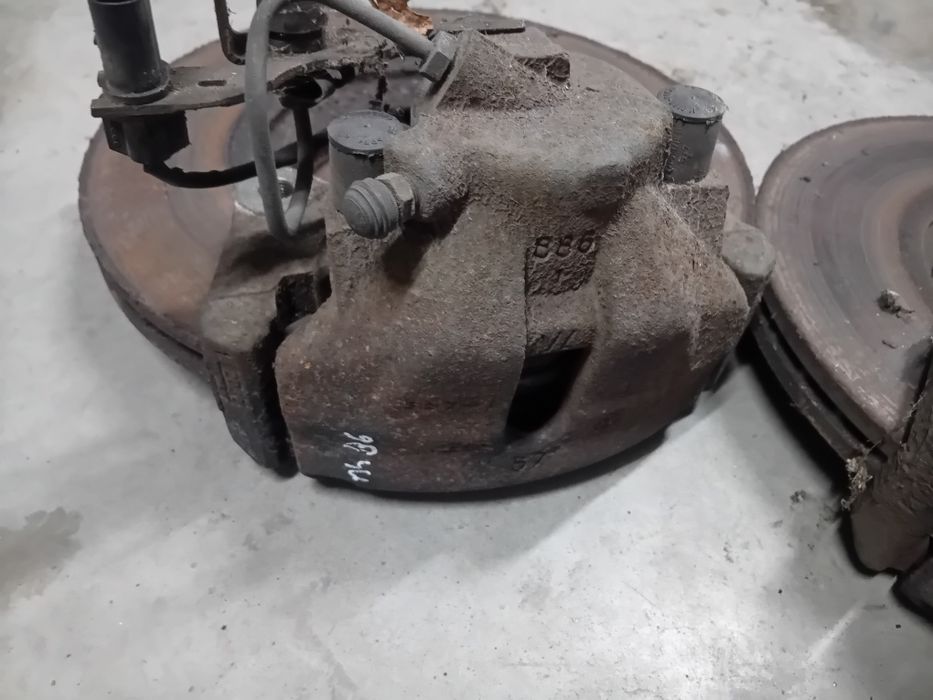 Audi a4 b6 b7 a6 c5 c6 zacisk hamulcowy 885 886 jarzmo 569