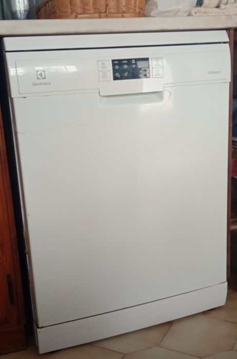 Máquina lavar louça Electrolux. Ótimo estado.