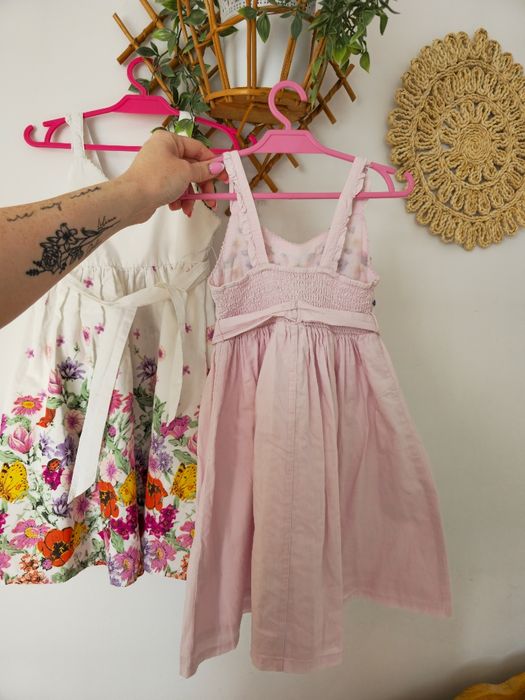 Zestaw sukienka na ramiączkach H&M letnia 110 rozkloszowana kwiaty