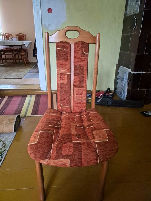 Sprzedam krzesła 4szt z materiałowym obiciem